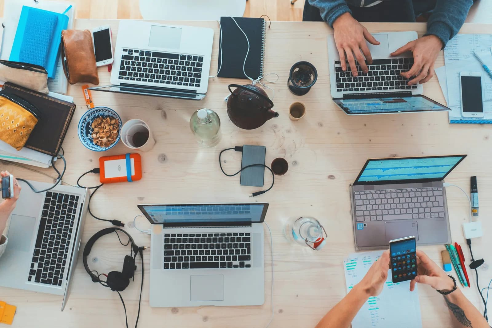 team-desk-collaboration